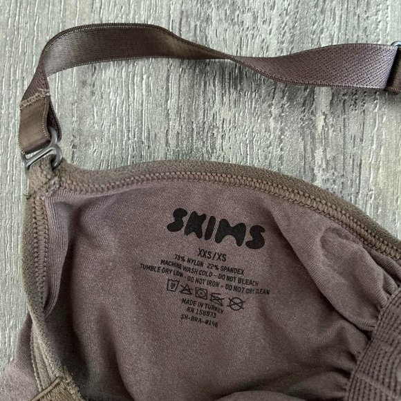 New Skims Sculpting Bra - Picture 4 of 4
